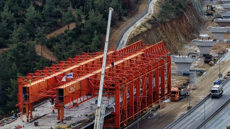 Thessaloniki is building a highway on top of a highway.