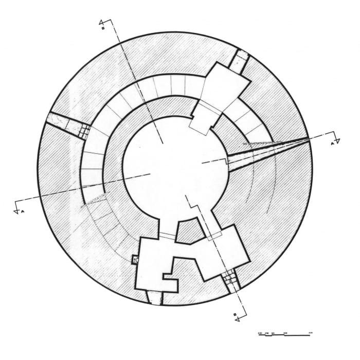 Architectural floor plan of the White Tower showing the circular central space, perimeter rooms, and spiral staircase