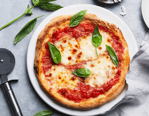 Favorite spots in Thessaloniki for authentic, delicious pizza.